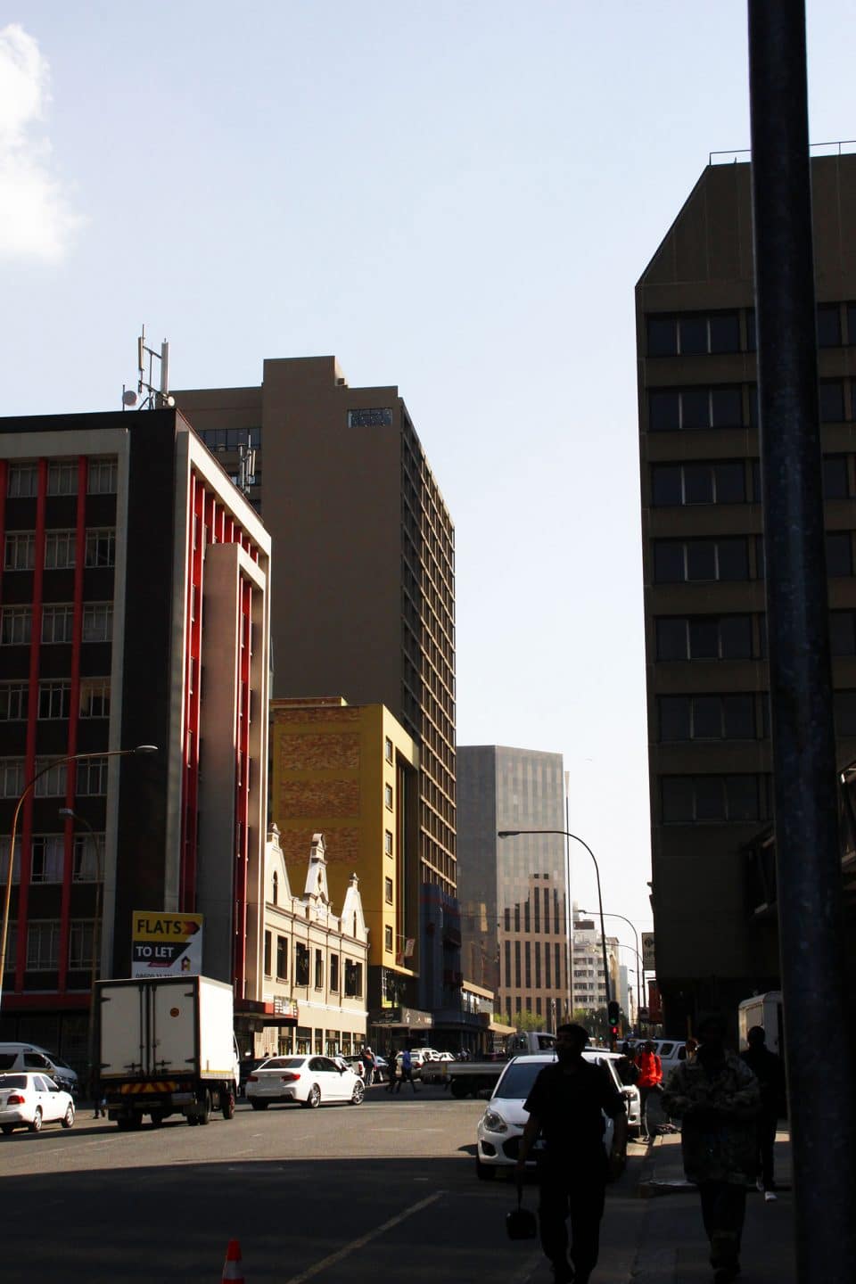 Straßenbild in Johannesburg vom Sightseeing-Bus