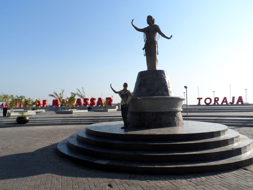 Statue in Makassar 