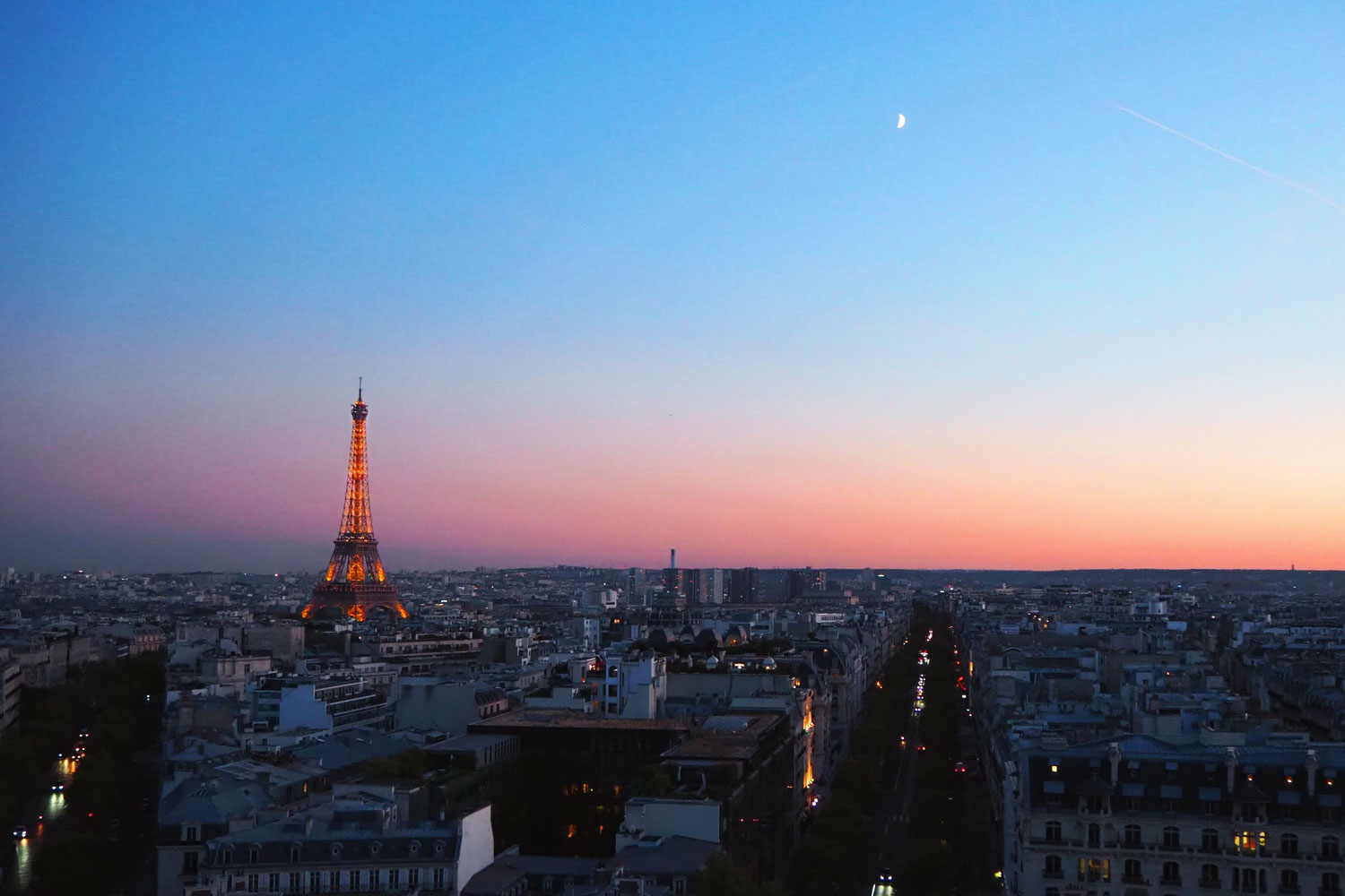 Paris im Sonnenuntergang als Reiseziel im Februar
