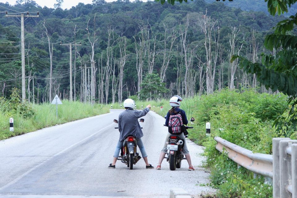 Motorcycling in Lao